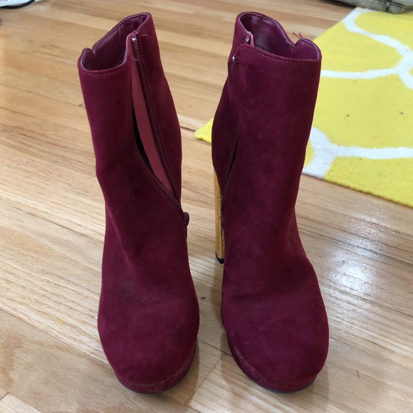 Size 6 gold heel ankle boots - Picture 3 of 3